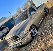 Cargar imagen en el visor de la galería, 09-18 Dodge Ram DUAL SEQUENTIAL LED Projector Headlights
