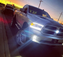 Cargar imagen en el visor de la galería, 09-18 Dodge Ram Sequential Dual Projector Headlights
