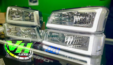 Cargar imagen en el visor de la galería, 03-06 Chevy Silverado &quot;Switchback Sequential L Bar&quot; Headlights
