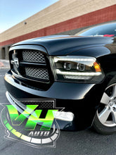 Cargar imagen en el visor de la galería, 09-18 Dodge Ram TRIPLE SEQUENTIAL LED Projector Headlights
