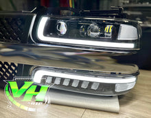 Cargar imagen en el visor de la galería, 1999-2002 Chevy Silverado / 2000-2006 Tahoe “ALPHA FULL LED” Headlamps
