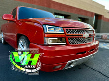 Cargar imagen en el visor de la galería, 2003 - 2006 Chevy Silverado LED DRL GEN 1 &quot;C&quot; Bar Headlamps
