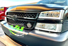 Cargar imagen en el visor de la galería, 03-06 Chevy Silverado &quot;Switchback Sequential L Bar&quot; Headlights
