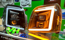 Cargar imagen en el visor de la galería, 07-14 GMC Yukon / XL &quot;Switchback Sequential C&quot; Headlights
