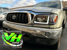 Cargar imagen en el visor de la galería, 01-04 Toyota Tacoma LED “L” Bar Headlights
