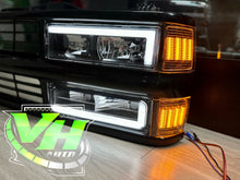 Cargar imagen en el visor de la galería, 94-98 Chevy Silverado Tahoe Blazer SEQUENTIAL SIGNAL Corner Lamp Kit
